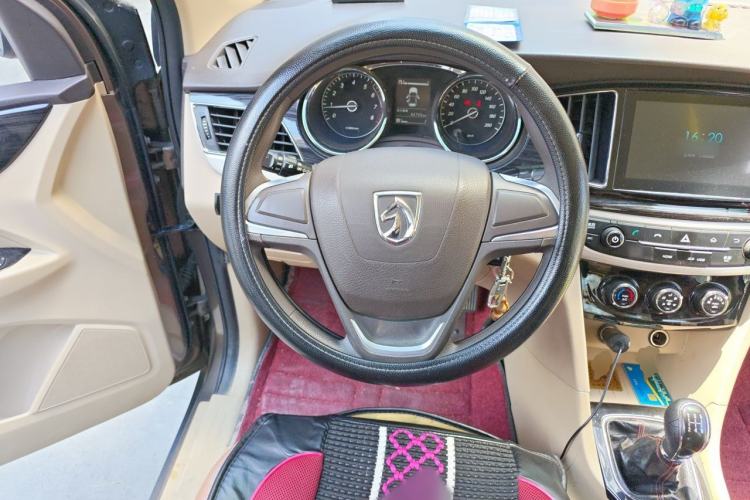 Used Baojun 730 2016 1.5L Manual Comfort Version 7 Seats China V Emission Standard Steering Wheel