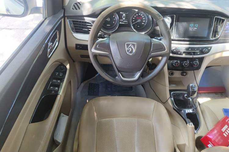 Used Baojun 730 2016 1.5L Manual Comfort Version 7 Seats China V Emission Standard Steering Wheel