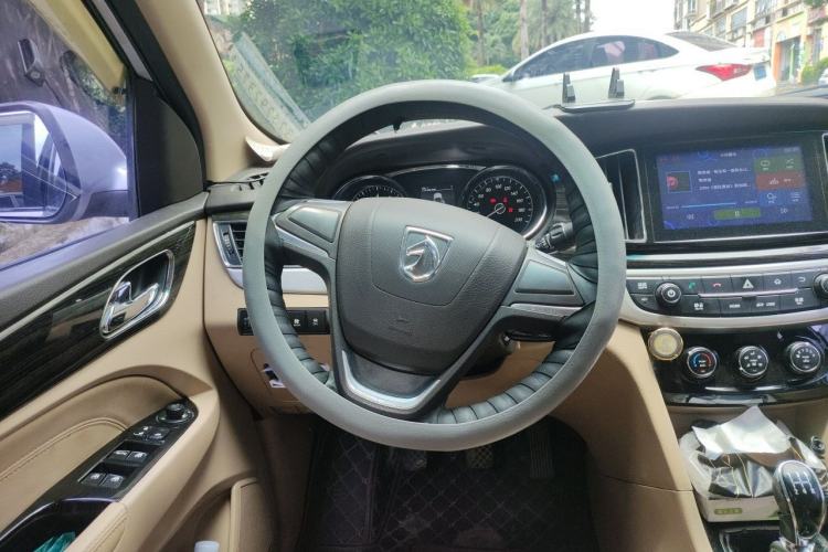 Used Baojun 730 2016 1.8L Manual Comfort Version 7 Seats Steering Wheel