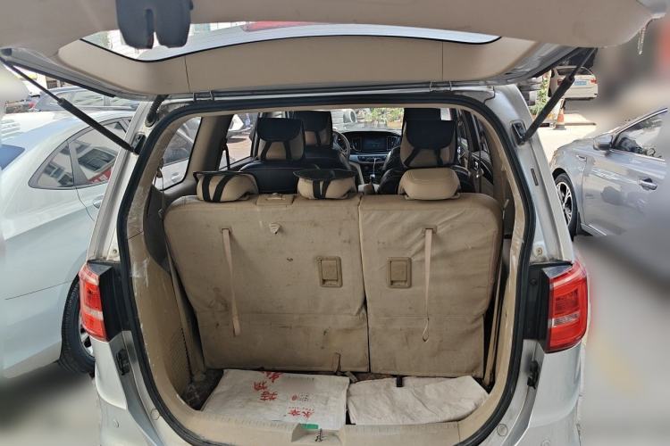 Used Baojun 730 2016 1.5T Manual Luxury Edition 7 Seats Trunk