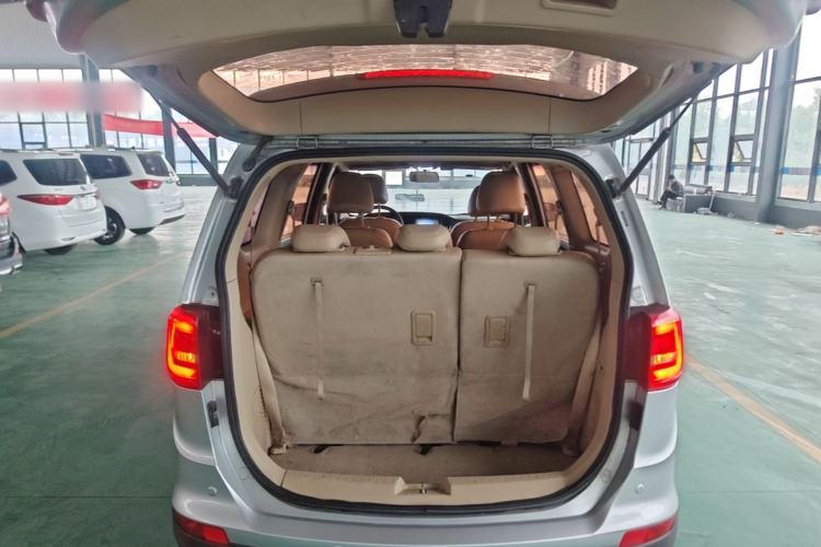 Used Baojun 730 2016 1.5T Manual Luxury Edition 7 Seats Trunk