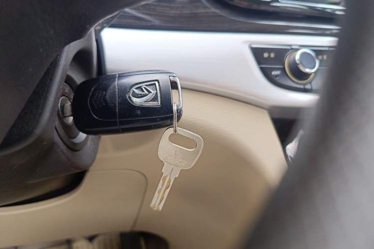 Used Baojun 730 2016 1.5L Manual Comfort Version 7 Seats China V Emission Standard Vehicle Key