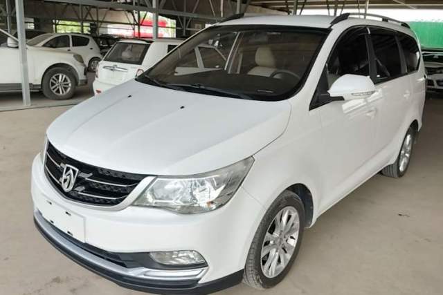 Używany Baojun 730 2016 Revised 1.5L Manual Standard Version 7 Seats China V Emission Standard