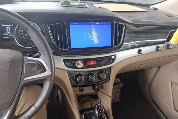 Used Baojun 730 2016 1.5L Manual Comfort Version 7 Seats China V Emission Standard Audio And AC Panel