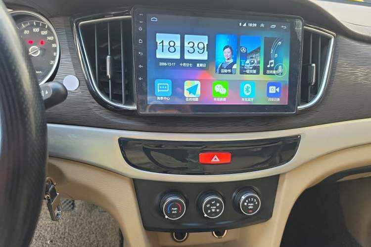 Used Baojun 730 2016 1.5L Manual Value Edition 7 Seats China V Emission Standard Audio And AC Panel