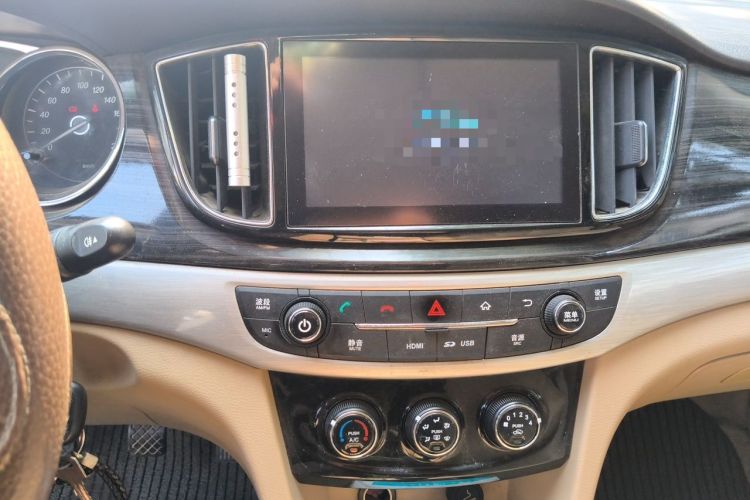 Used Baojun 730 2016 1.5L Manual Comfort Version 7 Seats China V Emission Standard Audio And AC Panel