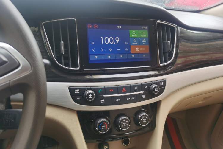 Used Baojun 730 2016 1.5L Manual Comfort Version 7 Seats China V Emission Standard Audio And AC Panel