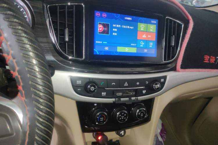 Used Baojun 730 2016 1.5L Manual Comfort Version 7 Seats China V Emission Standard Audio And AC Panel