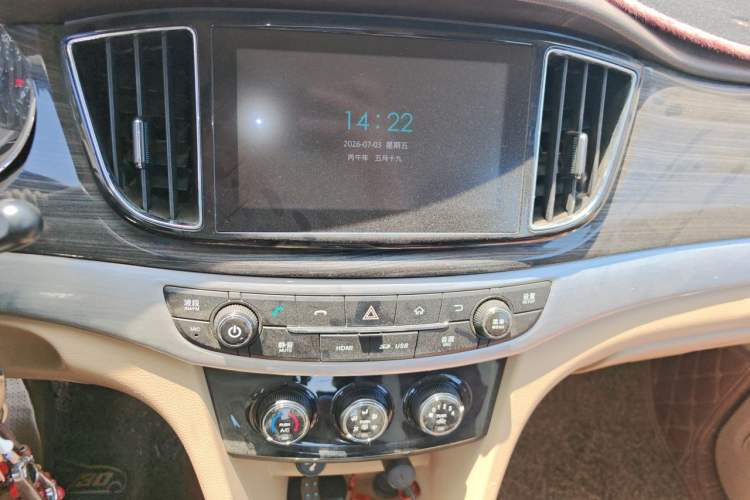 Used Baojun 730 2016 1.5L Manual Comfort Version 7 Seats China V Emission Standard Audio And AC Panel