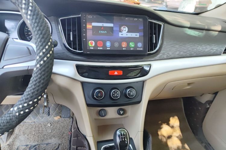 Used Baojun 730 2016 1.5L Manual Standard Version 7 Seats Audio And AC Panel
