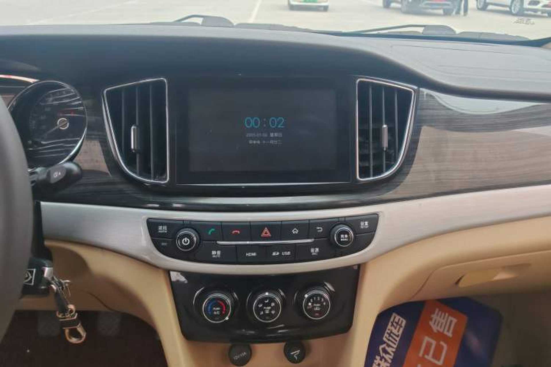 Used Baojun 730 2016 1.5L Manual Comfort Version 7 Seats China V Emission Standard Audio And AC Panel
