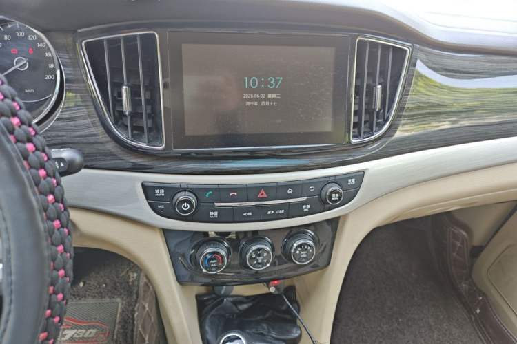 Used Baojun 730 2016 1.5L Manual Comfort Version 7 Seats China V Emission Standard Audio And AC Panel