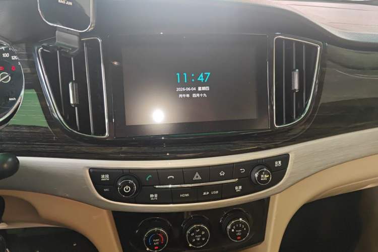 Used Baojun 730 2016 1.5L Manual Comfort Version 7 Seats China V Emission Standard Audio And AC Panel