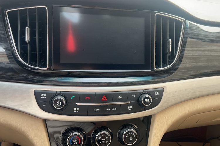 Used Baojun 730 2016 1.5L Manual Comfort Version 7 Seats China V Emission Standard Audio And AC Panel