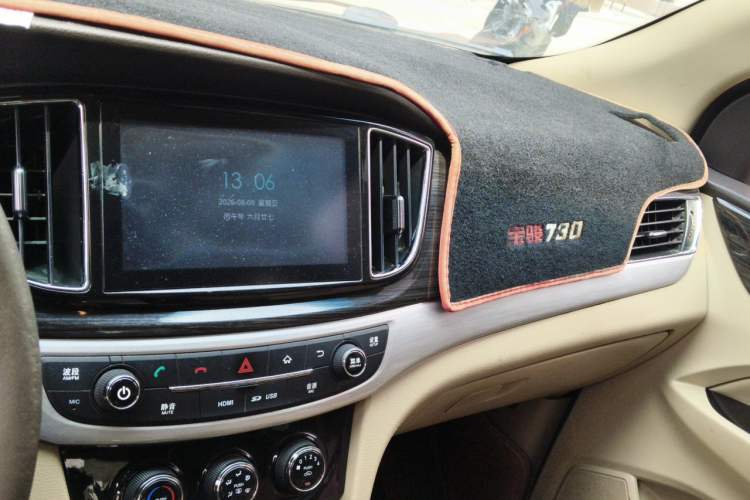 Used Baojun 730 2016 1.5L Manual Comfort Version 7 Seats China V Emission Standard Audio And AC Panel