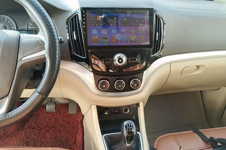 Used Baojun 730 2016 1.5L Manual Value Edition 7 Seats China V Emission Standard Audio And AC Panel