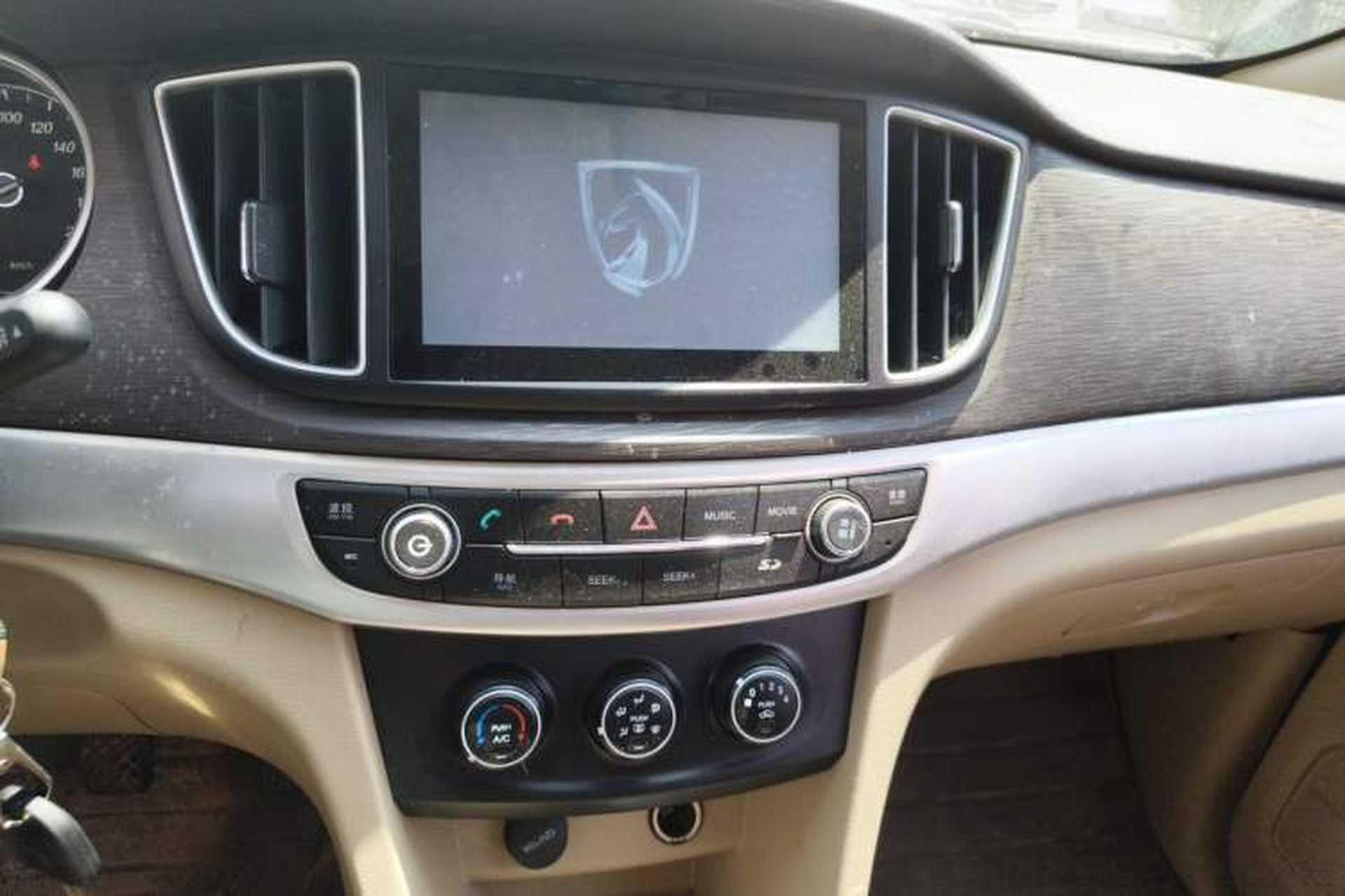 Used Baojun 730 2016 1.5L Manual Value Edition 7 Seats China V Emission Standard Audio And AC Panel