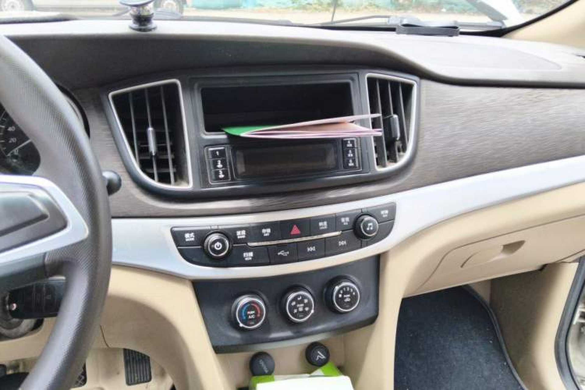 Used Baojun 730 2016 1.5L Manual Value Edition 7 Seats China V Emission Standard Audio And AC Panel
