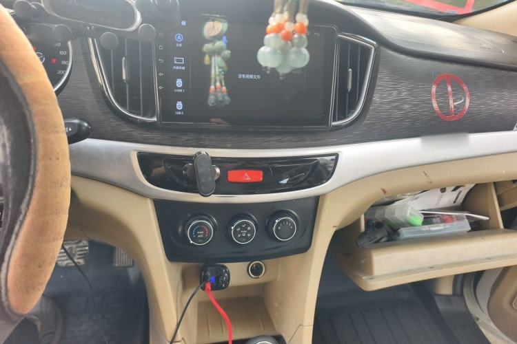 Used Baojun 730 2016 1.5T Manual Standard Version 7 Seats Audio And AC Panel