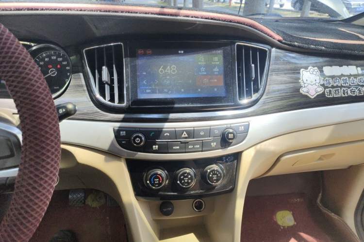 Used Baojun 730 2016 1.5L Manual Comfort Version 7 Seats China V Emission Standard Audio And AC Panel