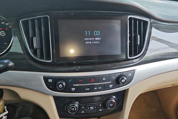 Used Baojun 730 2016 1.5T Manual Luxury Edition 7 Seats Audio And AC Panel