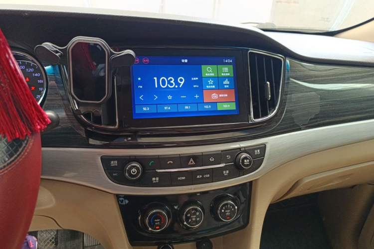 Used Baojun 730 2016 1.5L Manual Comfort Version 7 Seats China V Emission Standard Audio And AC Panel