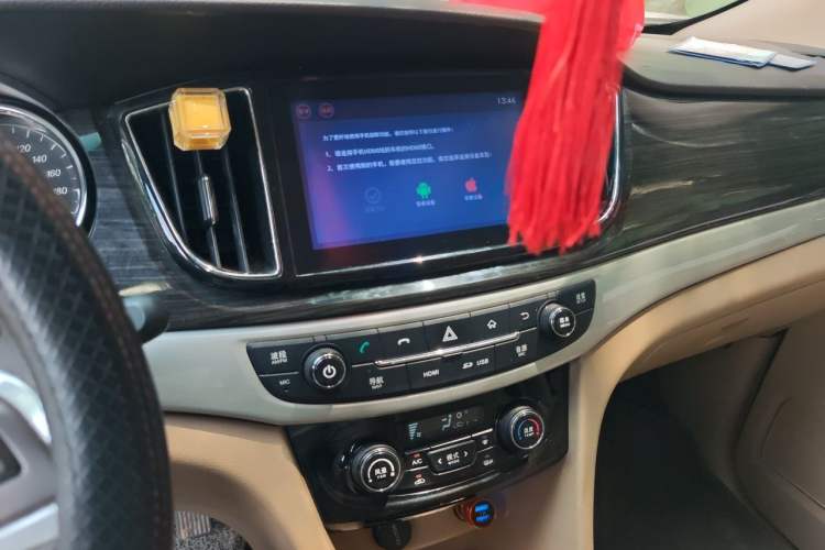 Used Baojun 730 2016 1.5T Manual Luxury Edition 7 Seats Audio And AC Panel