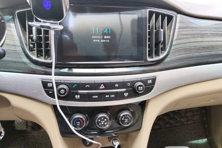 Used Baojun 730 2016 1.5L Manual Comfort Version 7 Seats China V Emission Standard Audio And AC Panel