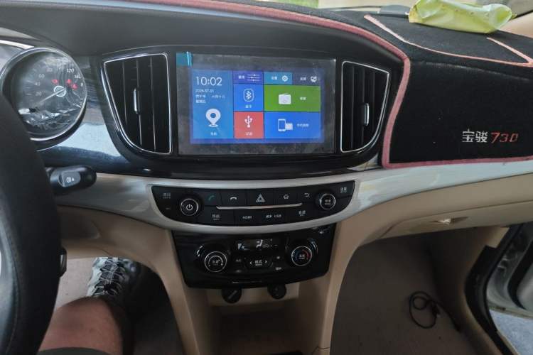 Used Baojun 730 2016 1.5T Manual Luxury Edition 7 Seats Audio And AC Panel