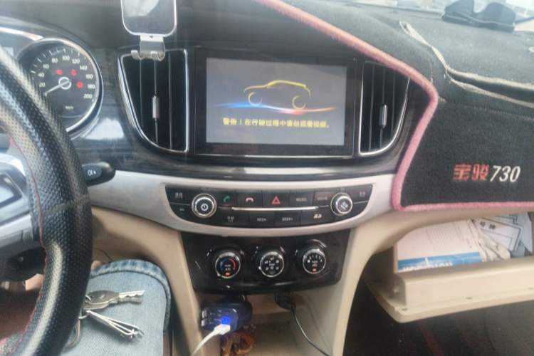 Used Baojun 730 2016 1.5L Manual Comfort Version 7 Seats China V Emission Standard Audio And AC Panel