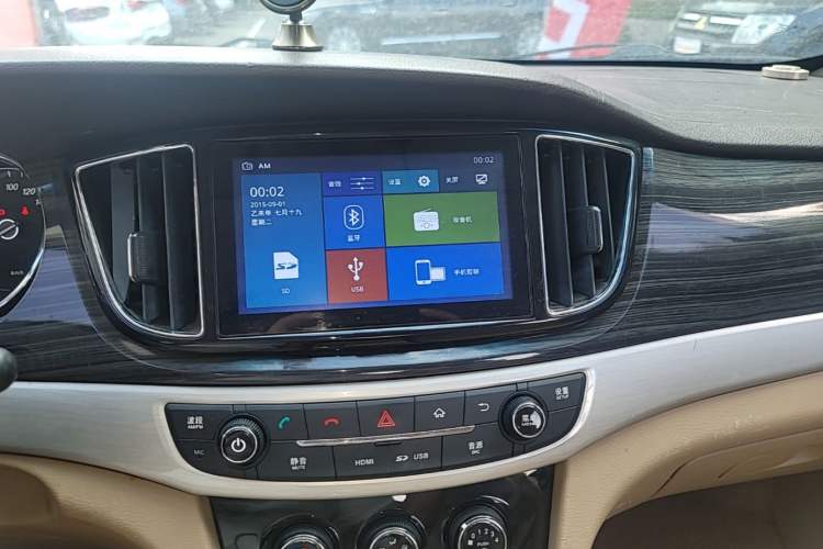Used Baojun 730 2016 1.8L iAMT Comfort Version 7 Seats Audio And AC Panel