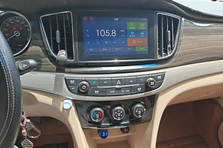 Used Baojun 730 2016 1.5L Manual Comfort Version 7 Seats China V Emission Standard Audio And AC Panel