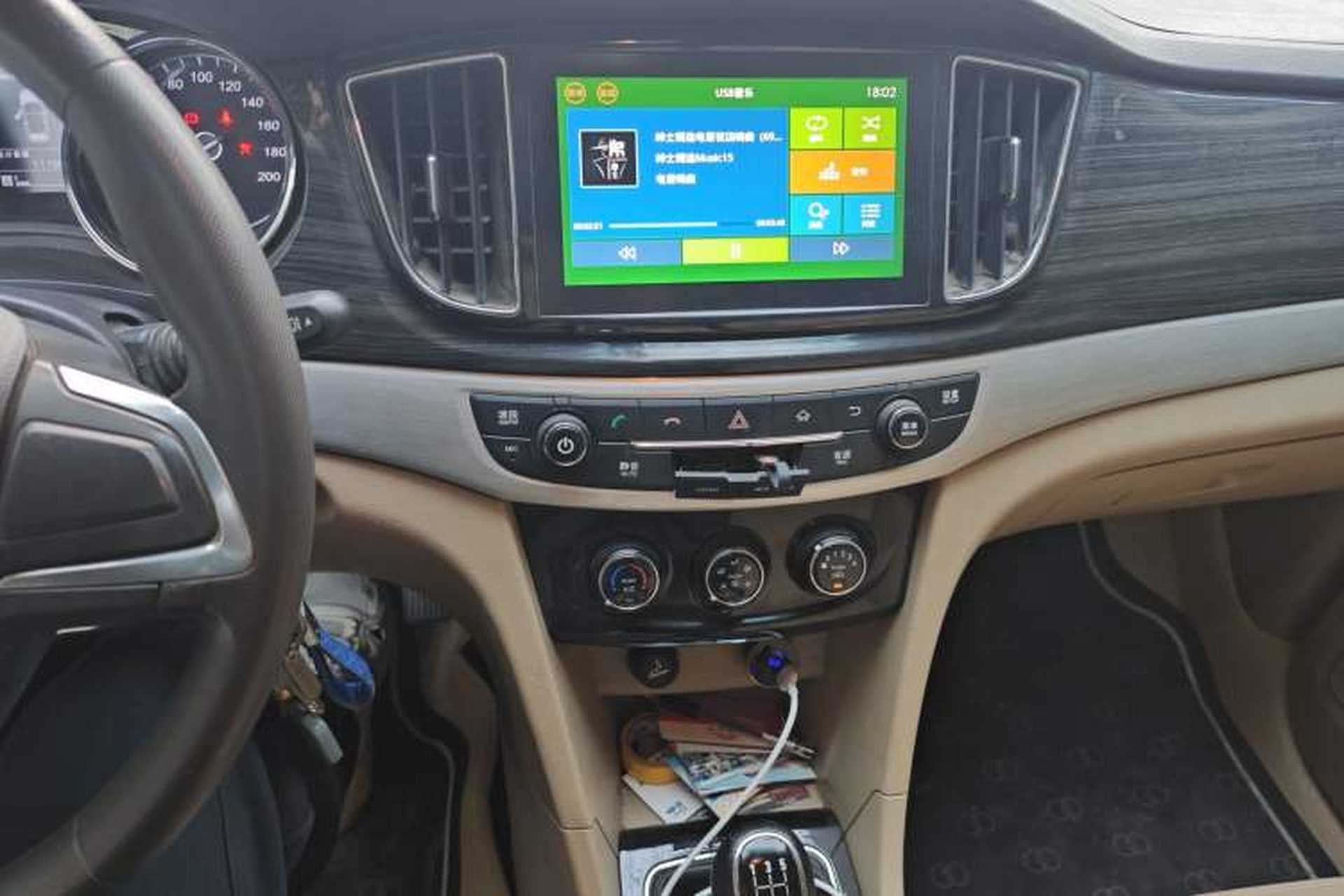Used Baojun 730 2016 1.5L Manual Comfort Version 7 Seats China V Emission Standard Audio And AC Panel