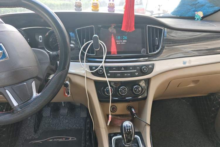 Used Baojun 730 2016 1.5L Manual Comfort Version 7 Seats China V Emission Standard Audio And AC Panel