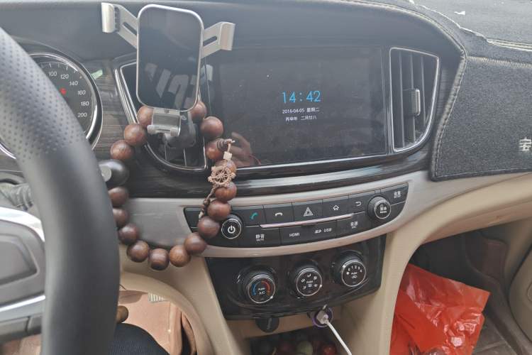 Used Baojun 730 2016 1.5L Manual Comfort Version 7 Seats China V Emission Standard Audio And AC Panel