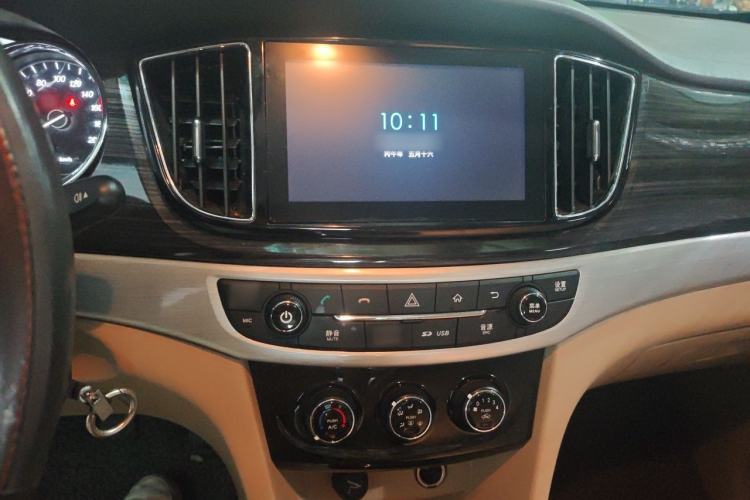 Used Baojun 730 2016 1.5L Manual Comfort Version 7 Seats China V Emission Standard Audio And AC Panel