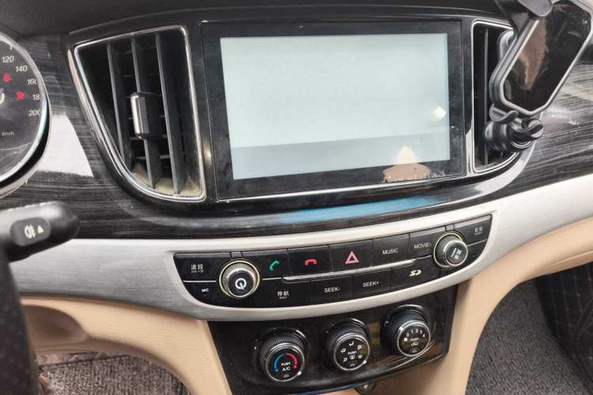 Used Baojun 730 2016 1.5L Manual Comfort Version 7 Seats China V Emission Standard Audio And AC Panel