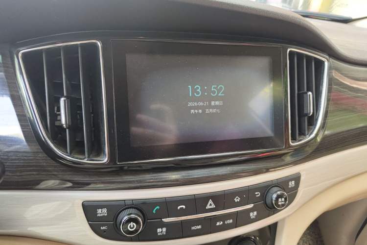 Used Baojun 730 2016 1.5L Manual Comfort Version 7 Seats China V Emission Standard Audio And AC Panel