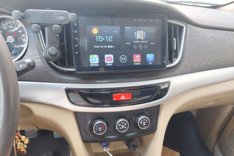 Used Baojun 730 2016 Revised 1.5L Manual Standard Version 7 Seats China V Emission Standard Audio And AC Panel