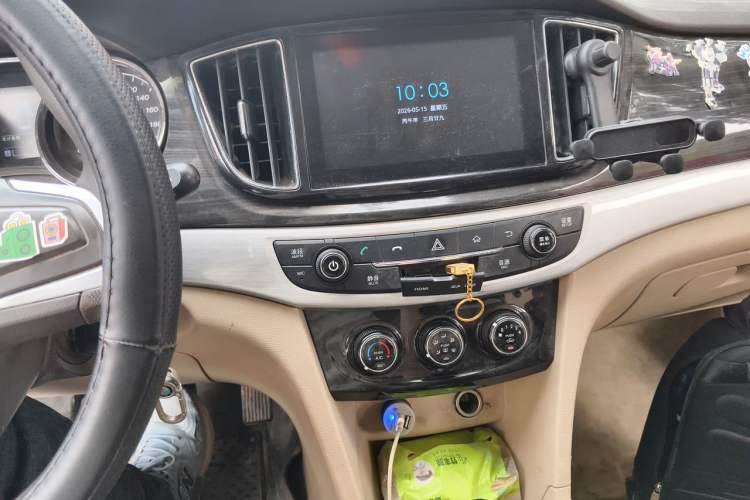 Used Baojun 730 2016 1.5L Manual Comfort Version 7 Seats China V Emission Standard Audio And AC Panel
