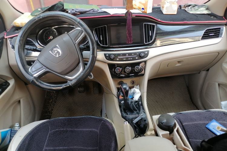 Used Baojun 730 2016 1.8L Manual Comfort Version 7 Seats Center Console