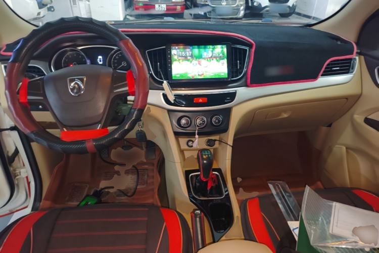 Used Baojun 730 2016 1.5L Manual Value Edition 7 Seats China V Emission Standard Center Console