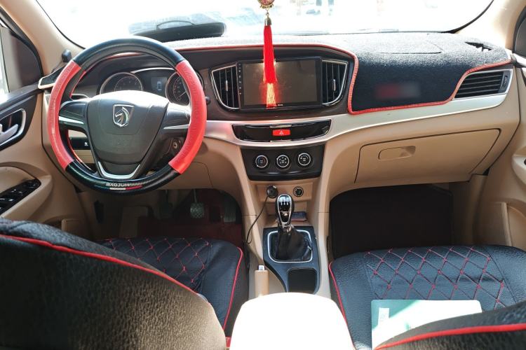 Used Baojun 730 2016 1.5L Manual Value Edition 5 Seats China V Emission Standard Center Console