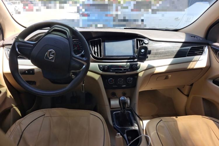 Used Baojun 730 2016 1.5L Manual Comfort Version 7 Seats China V Emission Standard Center Console