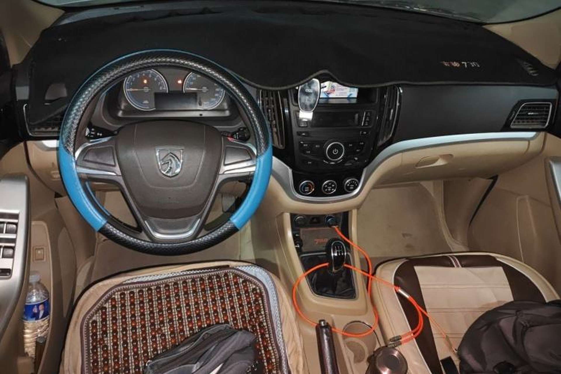 Used Baojun 730 2016 1.5L Manual Value Edition 7 Seats China V Emission Standard Center Console