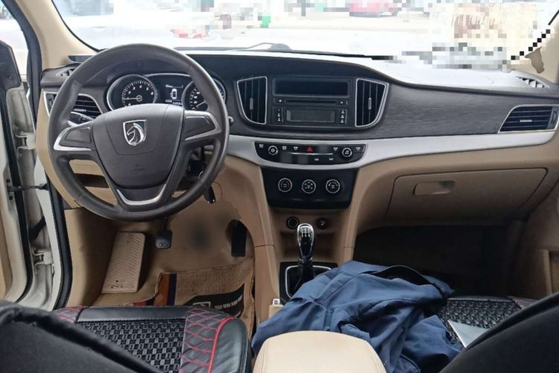 Used Baojun 730 2016 1.5L Manual Standard Version 7 Seats Center Console
