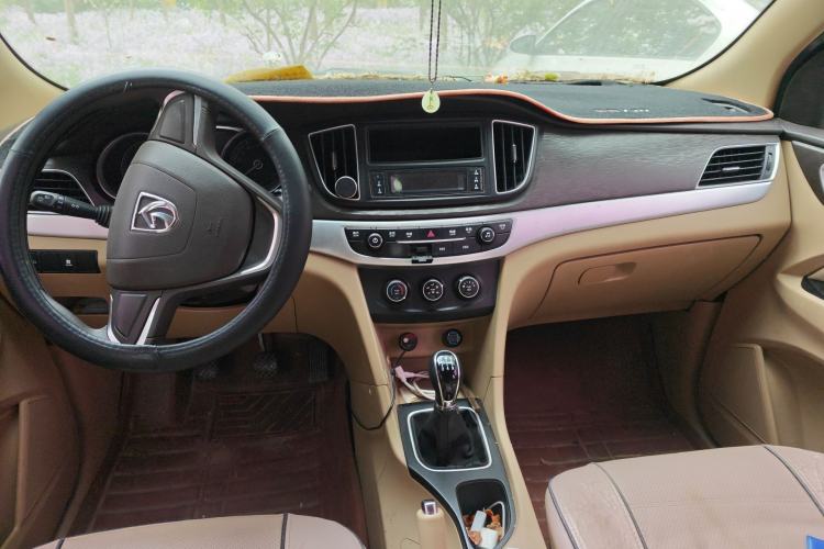 Used Baojun 730 2016 1.5L Manual Value Edition 5 Seats China V Emission Standard Center Console