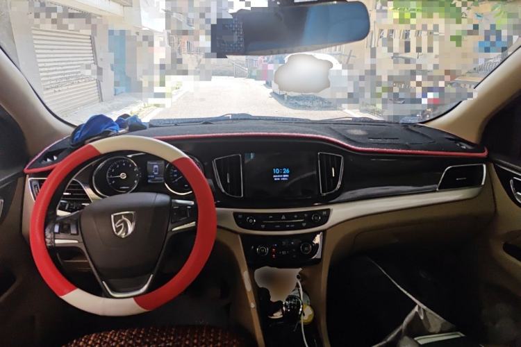 Used Baojun 730 2016 1.8L Manual Luxury Edition 7 Seats Center Console
