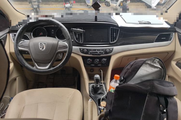 Used Baojun 730 2016 1.5L Manual Comfort Version 7 Seats China V Emission Standard Center Console