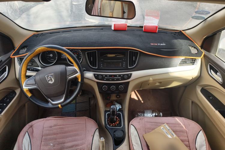 Used Baojun 730 2016 1.5L Manual Standard Version 5 Seats Center Console